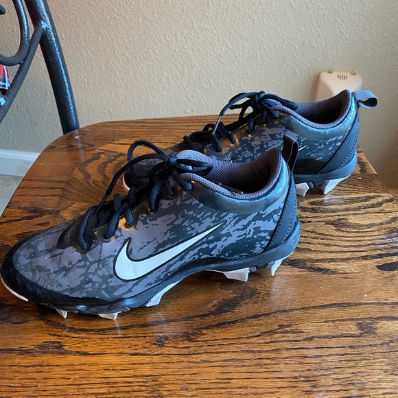 Nike Cleats - Picture 3 of 6